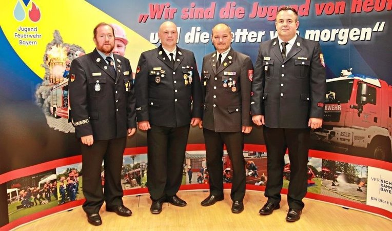 Jahreshauptversammlung mit Neuwahlen der Bezirksjugendfeuerwehr Niederbayern